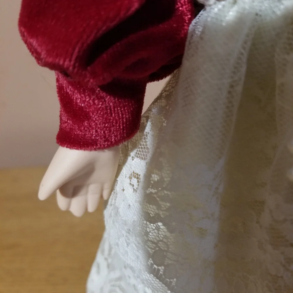 Porcelain  doll - Picture 6 of 8